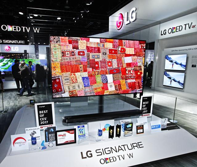 Telewizor LG Signature W7 – Najlepszy Z Najlepszych Na CES 2017