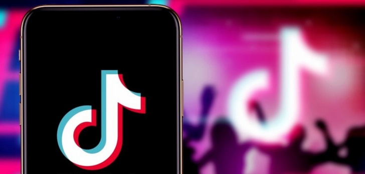 TikTok przyłapany na wykradaniu danych użytkowników