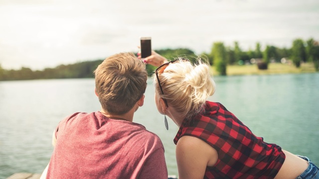 Pary ze sobą nie rozmawiają, więc Facebook stworzył aplikację w tym pomagającą