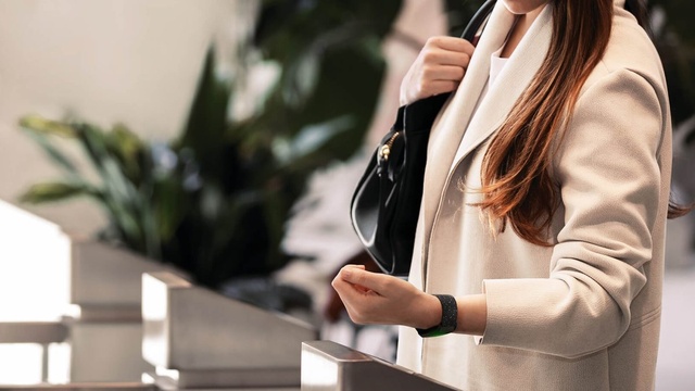 Fitbit Charge 4 w Polsce! Jest GPS i płatności zbliżeniowe