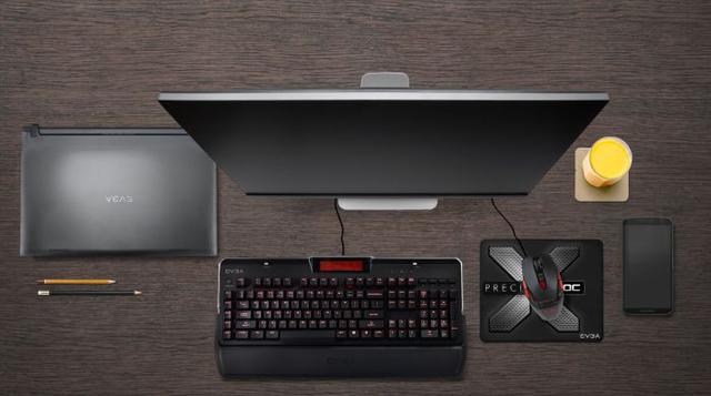 EVGA Z10 - Mechaniczna klawiatura z wyświetlaczem