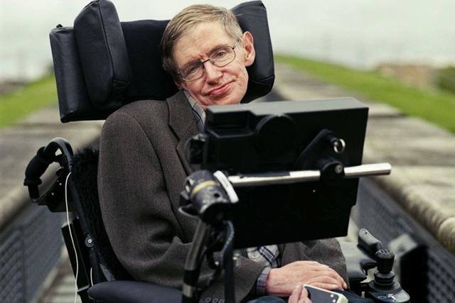 Stephen Hawking Zawitał Na Facebooka