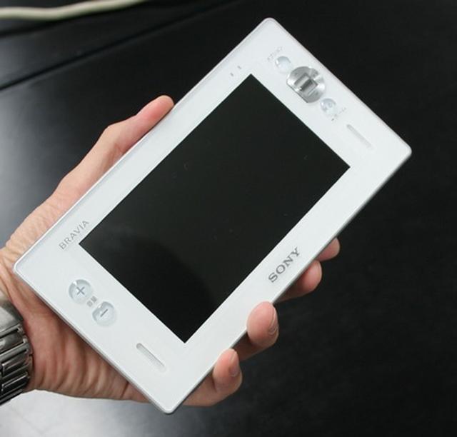 Przenośne mini telewizory Bravia