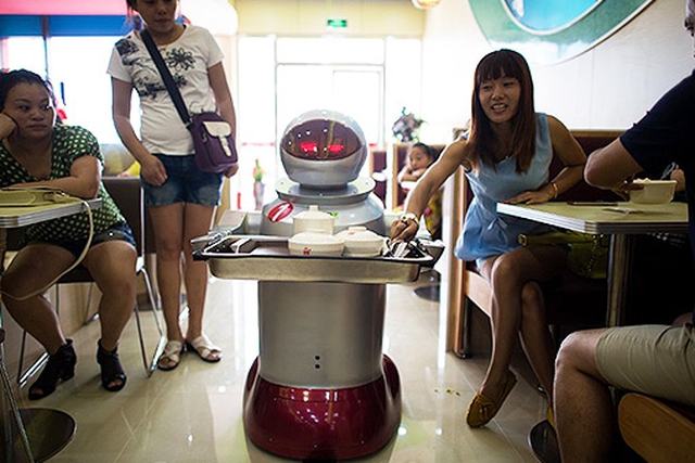 Restauracja z Robotami - Genialny Pomysł Na Biznes?