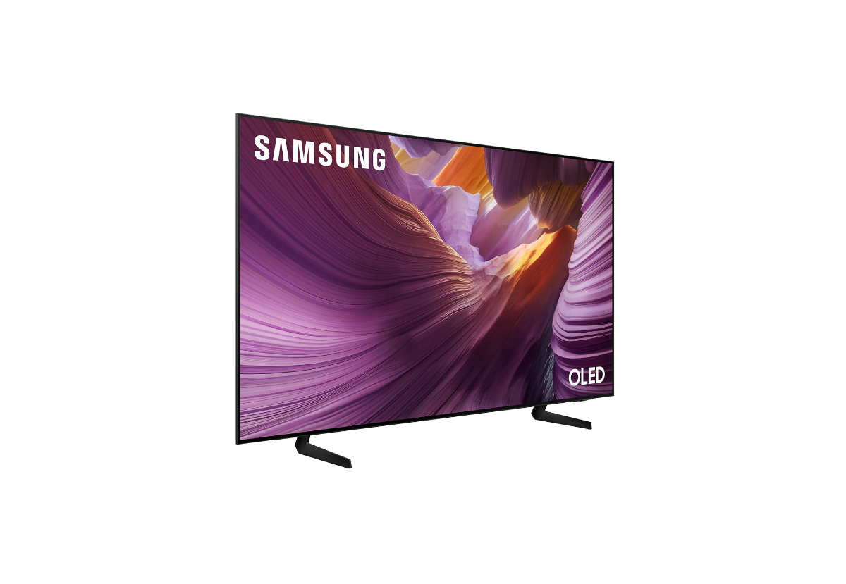 Samsung QE55S85FAU na białym tle