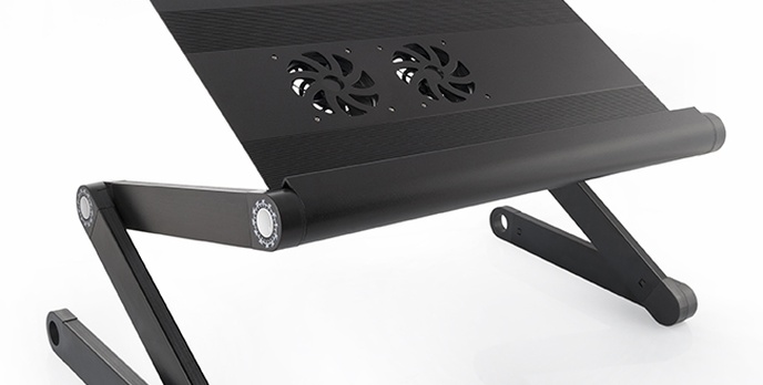 Aluminiowy stolik pod laptopa MODECOM MC-PF12 – czas zmienić pozycję na lepszą  