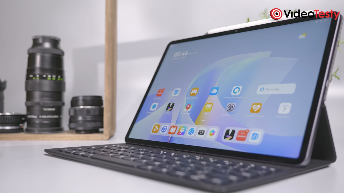 Zbliżenie na ekran Huawei z klawiaturą