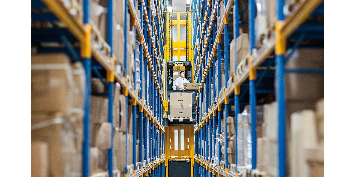 magazyn w centali Hama w Niemczech