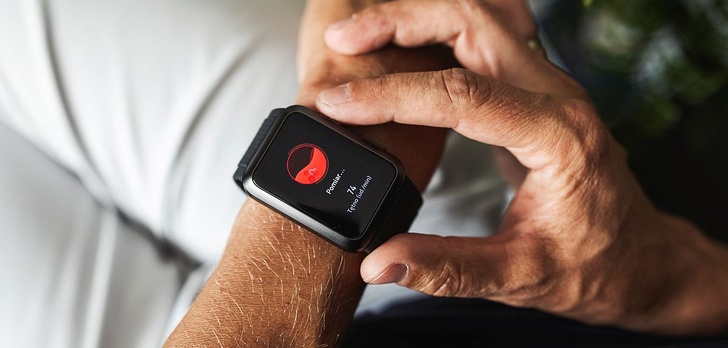 Huawei Watch D już w Polsce! Przełomowy smartwatch z pomiarem ciśnienia krwi i analizą EKG!