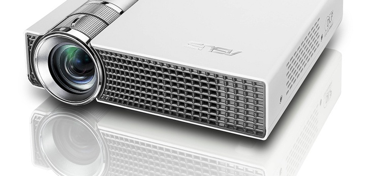 ASUS zapowiedział urządzenia Wi-Fi nowej generacji i zasilany bateriami projektor 