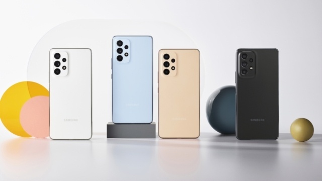Samsung Galaxy A53 5G poradzi sobie z przypadkowym zanurzeniem