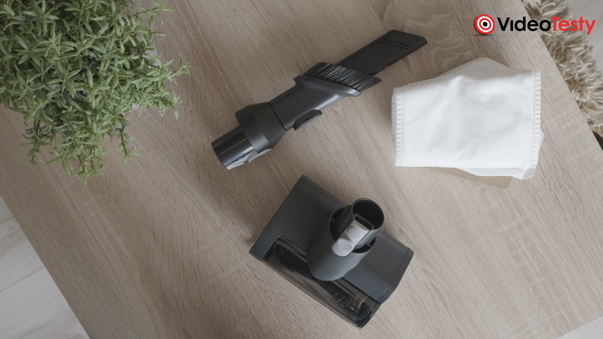 Małe akcesoria z Roborock H60 Hub Ultra
