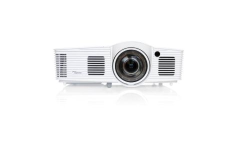 Front Optoma GT1080E na białym tle