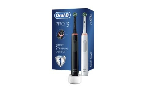 Oral-B PRO 3 3900 na białym tle