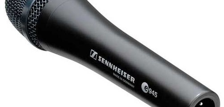 Zespół HEY z produktami Sennheiser