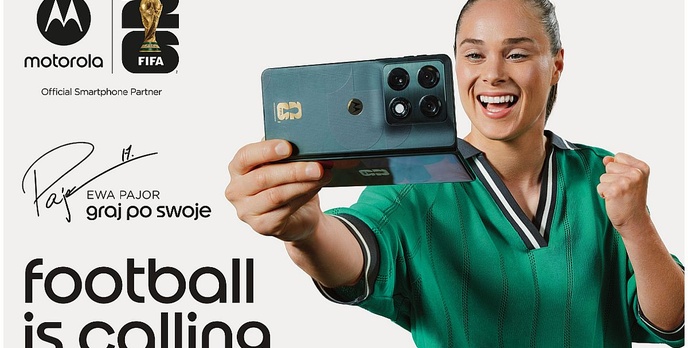 Motorola zagra z Ewą Pajor: Gwiazda kobiecej piłki ambasadorką popularnego producenta smartfonów
