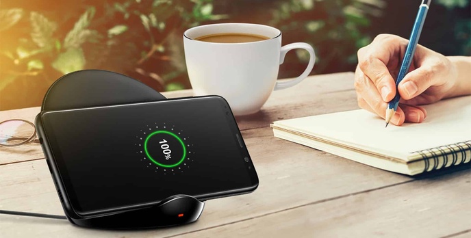 Samsung Galaxy S Light Luxury - Średniak w cenie flagowca