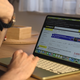 Apple MacBook Neo (2026) – Cytrusowożółty (Yellow)