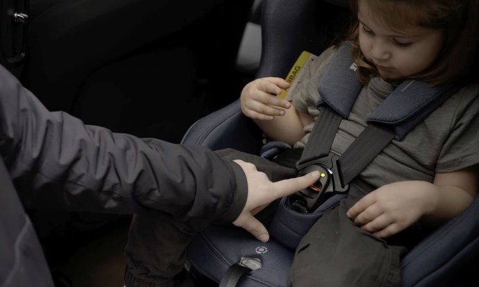 Thule prezentuje koncept Connected Safety z Apple CarPlay oraz Android Auto,