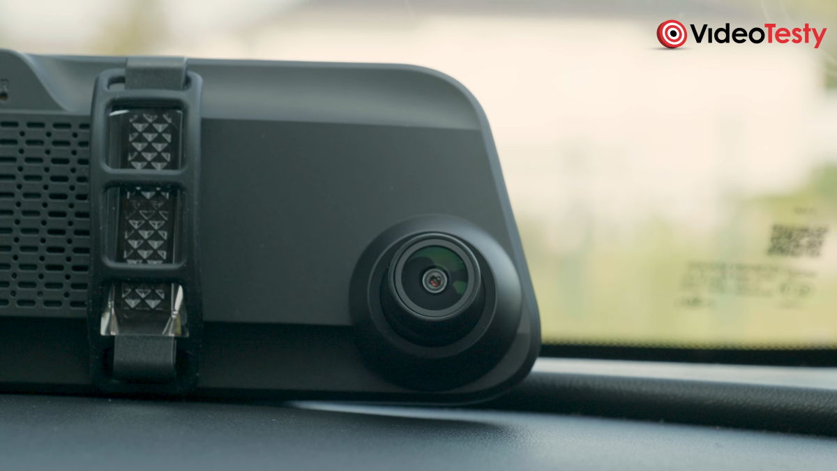 Obiektyw w kamerze Navitel MR750