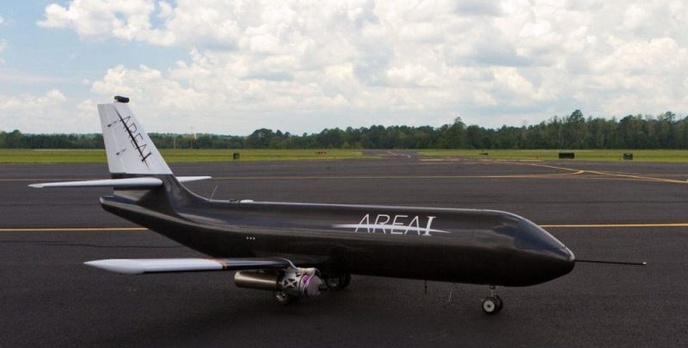 Samolot ze Składanymi Skrzydłami