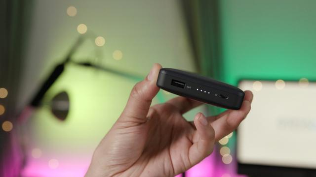 Dodatkowa Energia w Kieszeni - Tani Power Bank Hykker w Biedronce