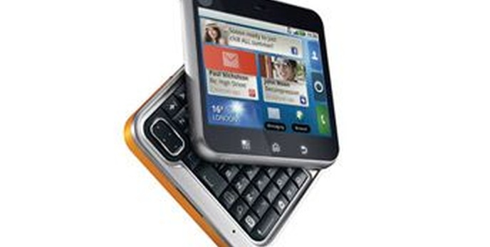 Motorola FLIPOUT z MOTOBLUR - telefon, który wpasuje się w Twoją kieszeń