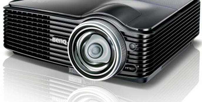 BenQ MP 782ST – pierwszy panoramiczny projektor Short Throw