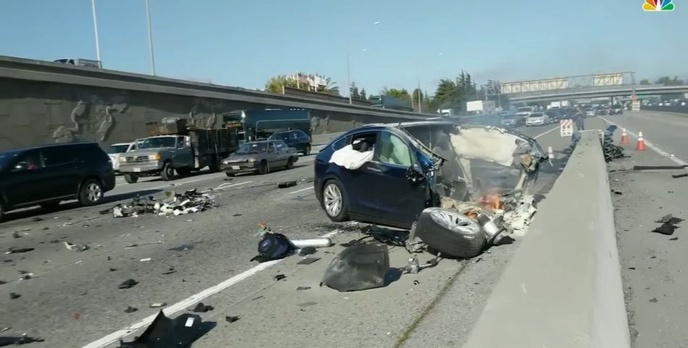 Tragiczny wypadek Tesli - Winny wyłącznie inżynier Apple?