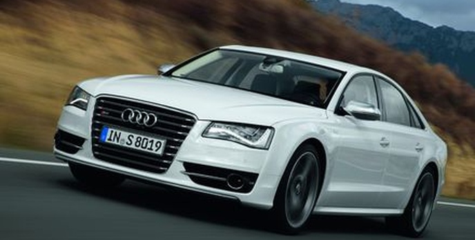 Audi S8 Samochodem Roku Playboya 2012 w kategorii „Luksus i Sport” 