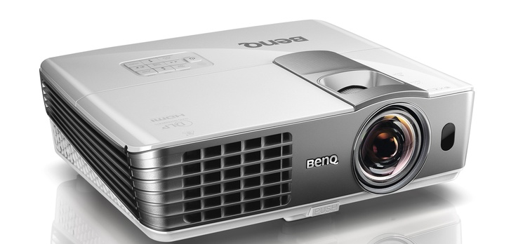 BenQ – krótkoogniskowy projektor 1080p 3D z kalibracją ISF 