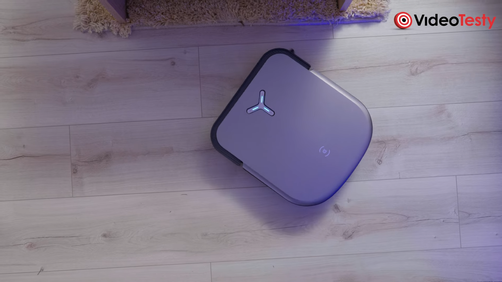 Ecovacs Deebot X2 Omni na podłodze
