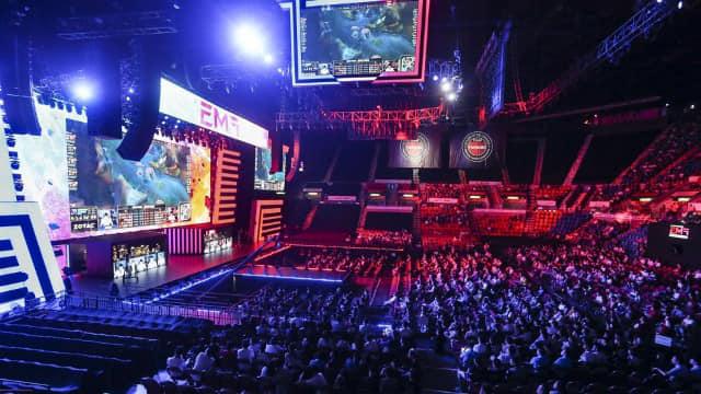 Sztuczna Inteligencja trenuje e-sportowców