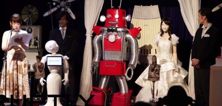 Absurd w Japonii - Roboty Wzięły Ślub