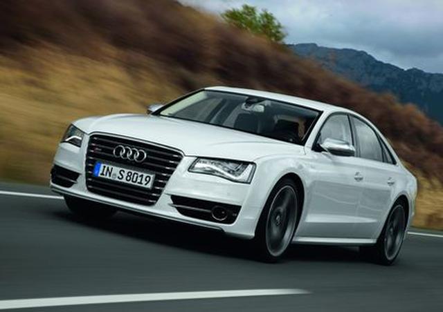 Audi S8 Samochodem Roku Playboya 2012 w kategorii „Luksus i Sport”