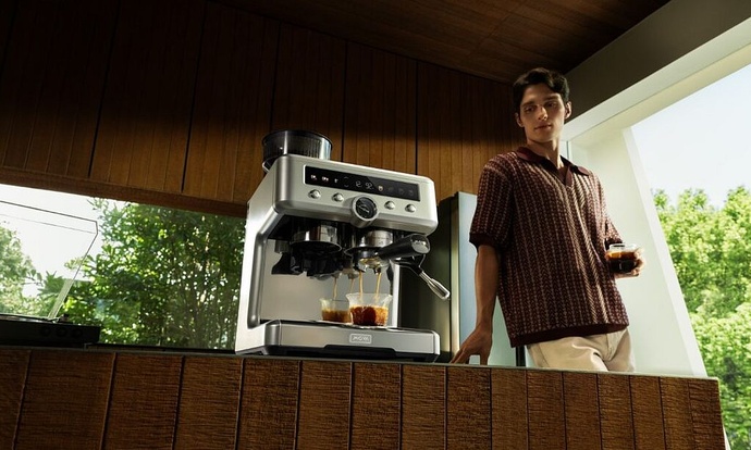 Nowy ekspres do kawy Mova S20 Pro - Idealne latte art przy wigilijnym stole!