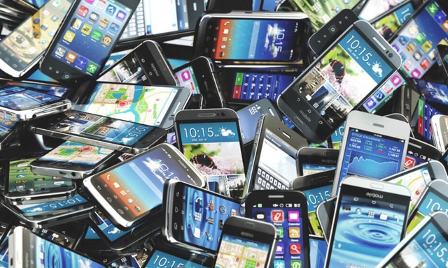 Globalna sprzedaż smartfonów spadła o 20 procent