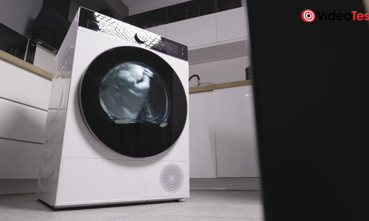 Hisense 5i DH5I104BWAB widziany od dołu