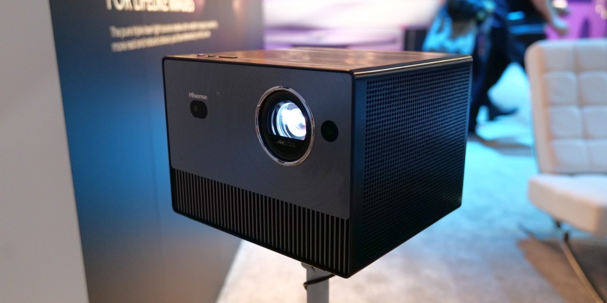 Niepozorny projektor o wielu możliwościach - Smart Mini Projector