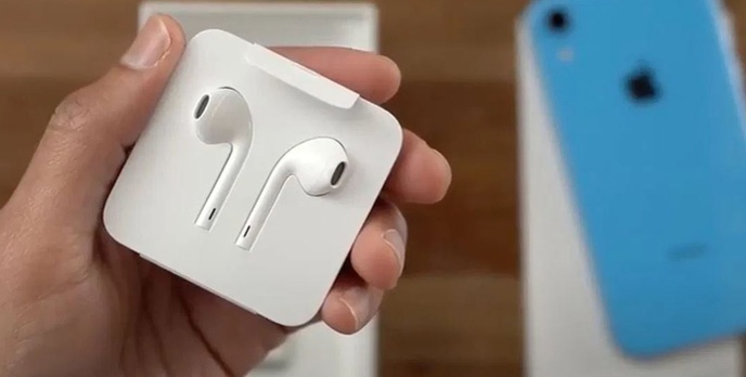 Nowe iPhone'y 12 bez słuchawek w zestawie