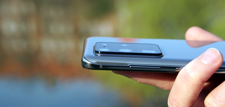Aparaty w Samsungach będą... odchylane? Nietypowy patent zmieni zdjęcia szerokokątne