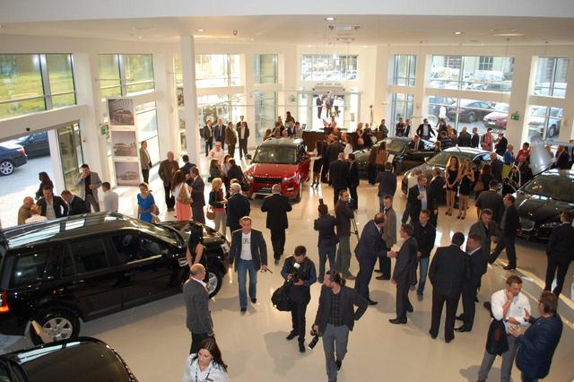 Nowy salon w sieci dilerskiej JLR Polska