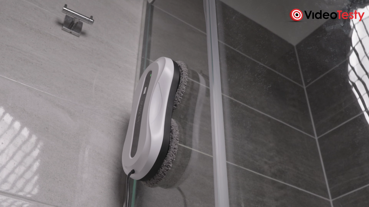 Ovox R8 w kabinie prysznicowej