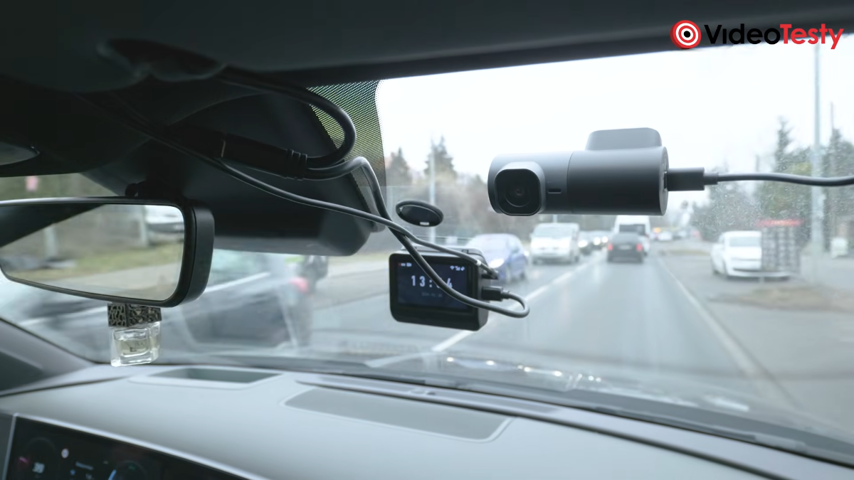 Kamera kabinowa oraz DDPAI Z60 Pro na szybie