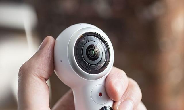 Samsung Gear 360 - Nowa Kamera Mobilna Dla Galaxy S8!