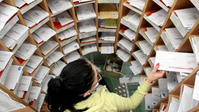 Rewolucja w polskich urzędach – E-maile zastąpią listy polecone