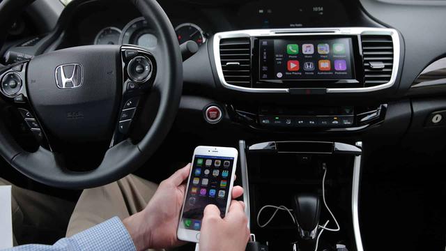Mandaty za Używanie Smartfona w Samochodzie - Nowe Prawo we Francji