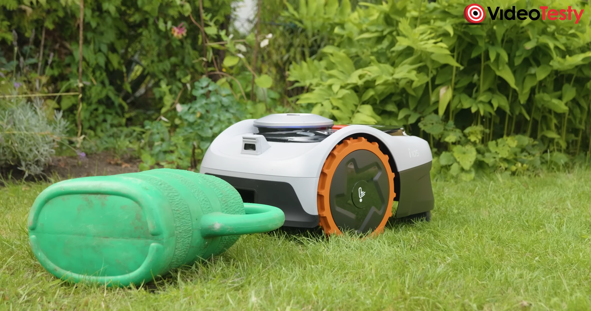 segway Navimow przy konewce