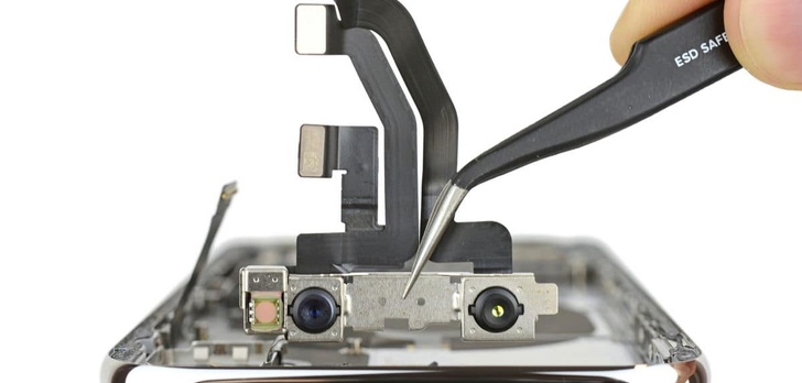 Poznaliśmy Wnętrze Smartfona Apple iPhone X!