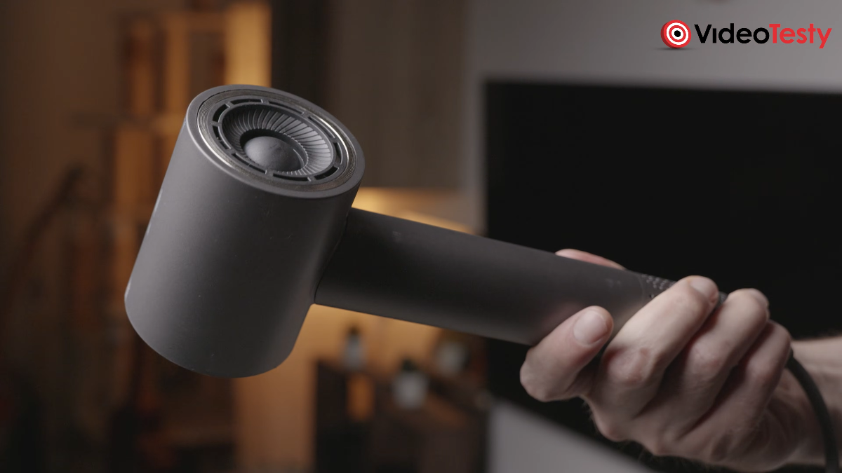 Lafe Hair Dryer Rapida w ręce